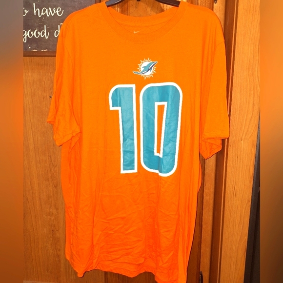 Nike Miami Dolphins #10 Tyreek Hill Team T-Shirt In A Mens Size XXL. NWOT. - Picture 1 of 6